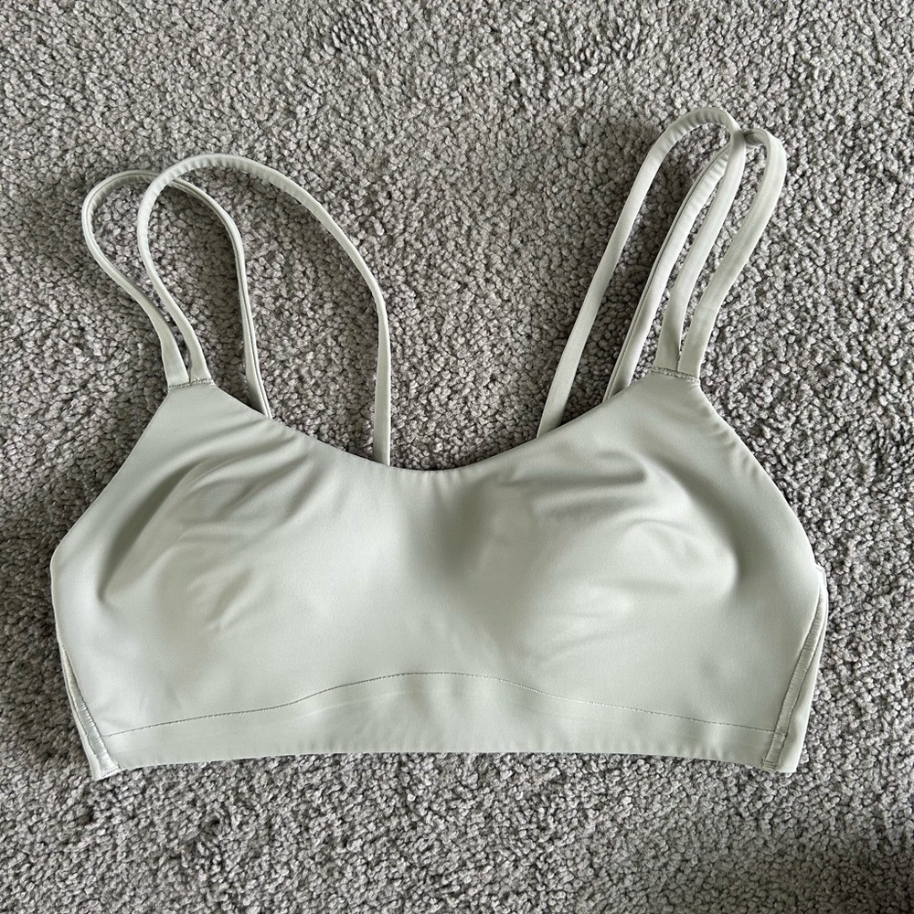 Lululemon. Like a Cloud Bra *Light Support B/C Cup, Size 6, Seal Grey